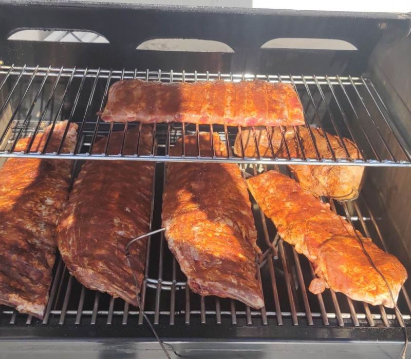 Smoked ribs at Hügge