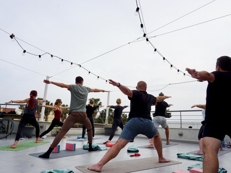 Hügge rooftop yoga 3