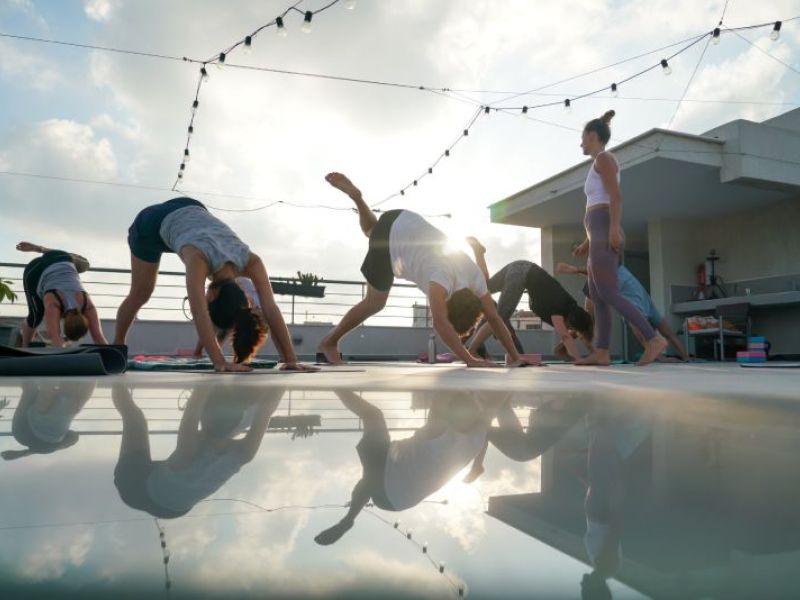 Hügge rooftop yoga 4